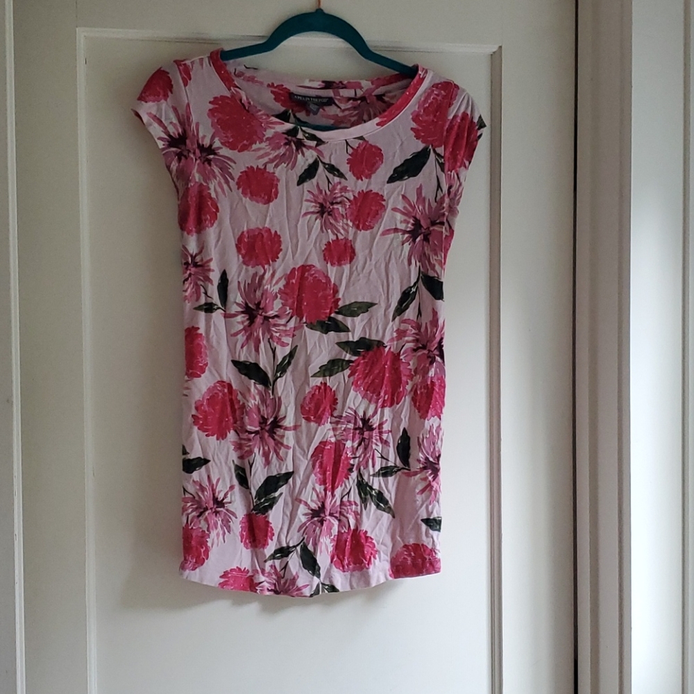 Pea in the Pod maternity flower tee shirt
